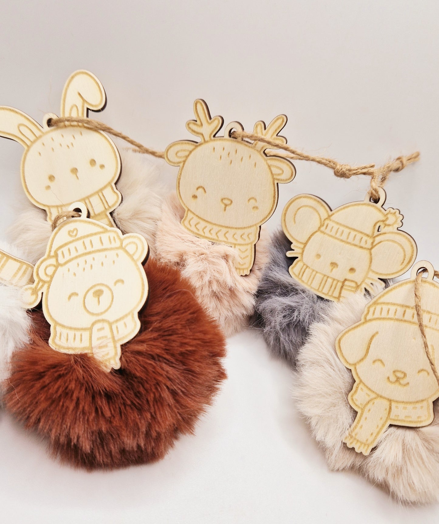 Holz-Anhänger Tiermotive mit Fellbommel für die Winterzeit 🎄❄️